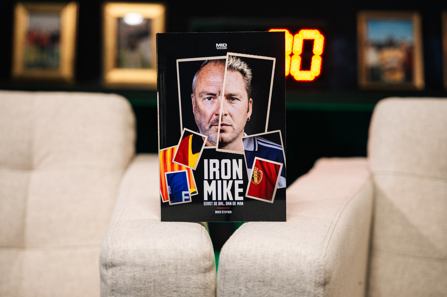 IRON MIKE - boek